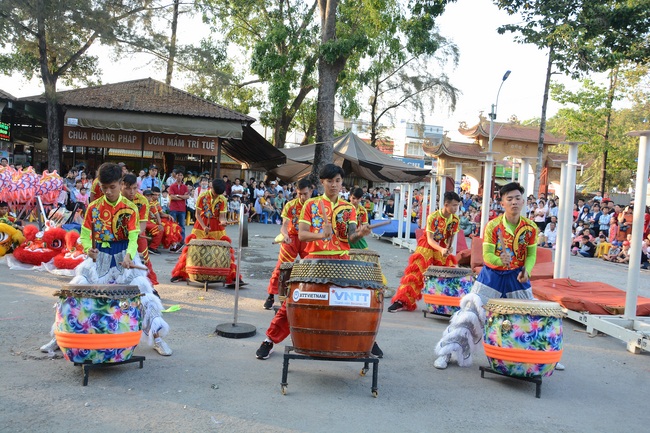 Series of photos on the 3rd day of Tet Holiday