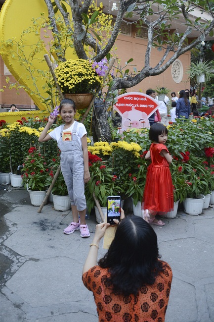 Series of photos on the 3rd day of Tet Holiday