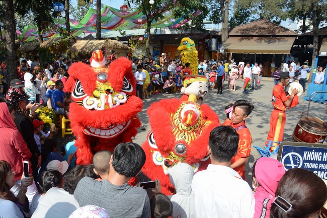 Series of photos on the 3rd day of Tet Holiday