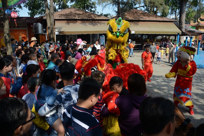 Series of photos on the 3rd day of Tet Holiday