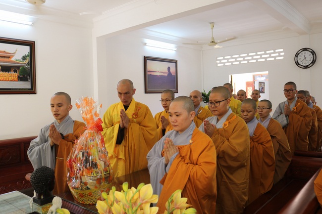 Series of photos on the 3rd day of Tet Holiday