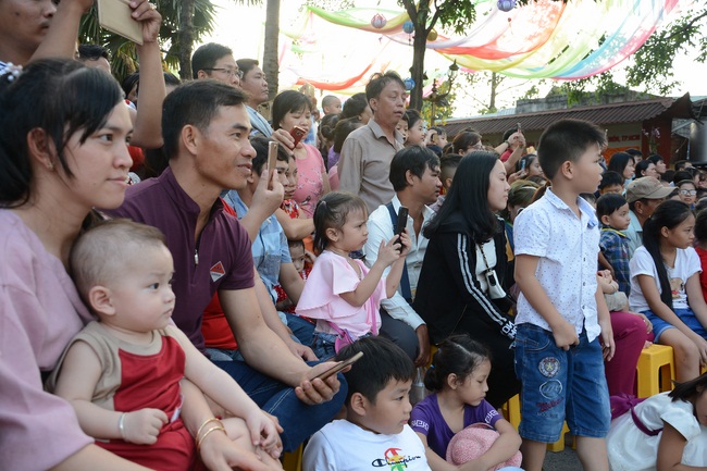 Series of photos on the 3rd day of Tet Holiday