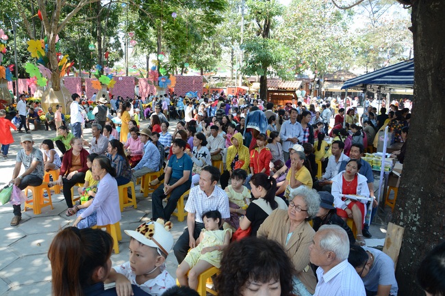 Series of photos on the 3rd day of Tet Holiday