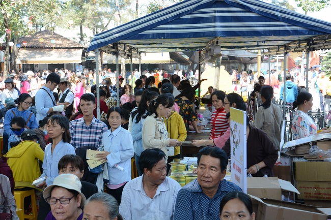 Series of photos on the 3rd day of Tet Holiday