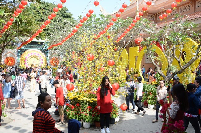 Series of photos on the 3rd day of Tet Holiday