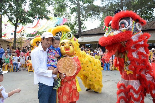 Series of photos on the 3rd day of Tet Holiday