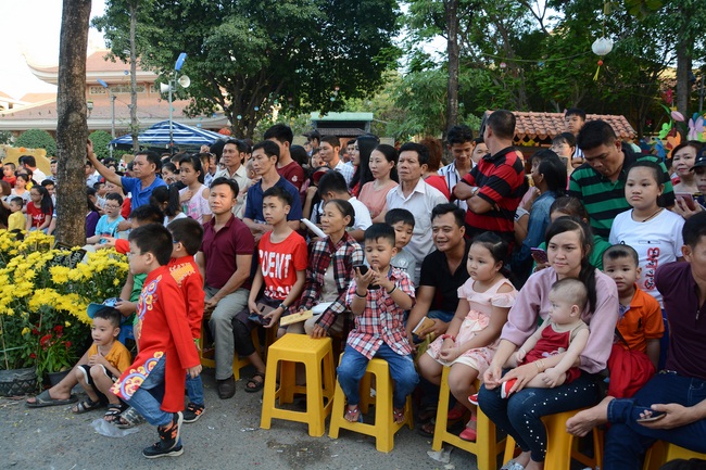 Series of photos on the 3rd day of Tet Holiday