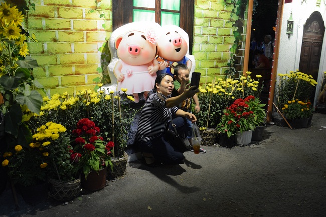 Series of photos on the 3rd day of Tet Holiday