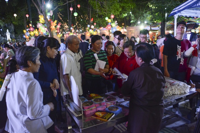 Series of photos on the 3rd day of Tet Holiday