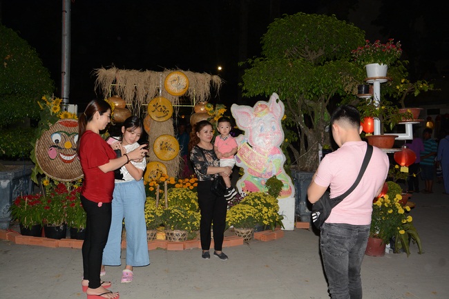 Series of photos on the 3rd day of Tet Holiday