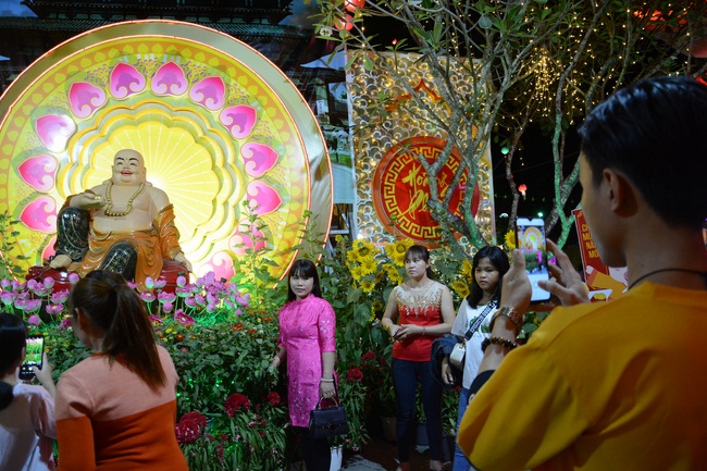 Series of photos on the 3rd day of Tet Holiday