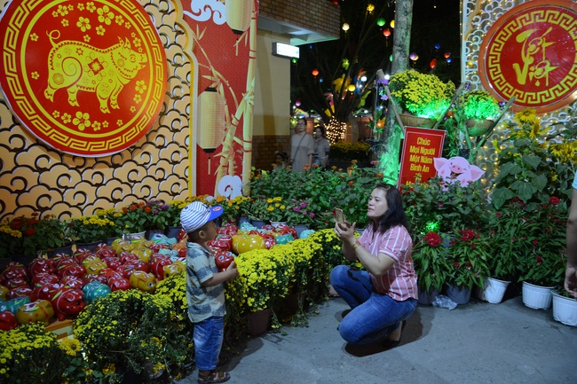 Series of photos on the 3rd day of Tet Holiday