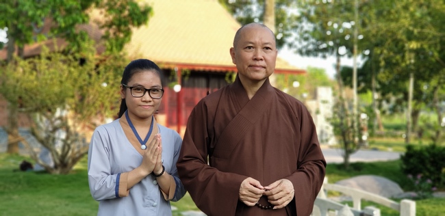 Buddhists wishing Tet Senior Venerable Thich Chan Tinh on the Tet's 5th day