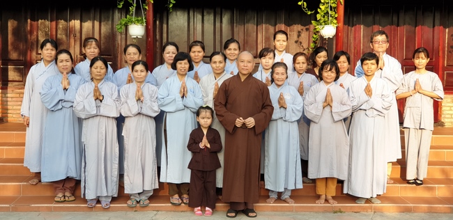 Buddhists wishing Tet Senior Venerable Thich Chan Tinh on the Tet's 5th day