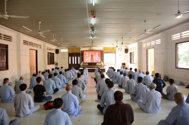 Tu niệm Phật một ngày