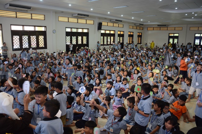 Khóa tu thiếu nhi Em Về Bên Phật