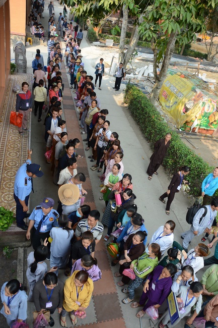 Khóa tu thiếu nhi Em Về Bên Phật