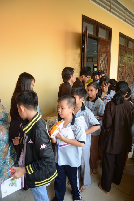 Khóa tu thiếu nhi Em Về Bên Phật