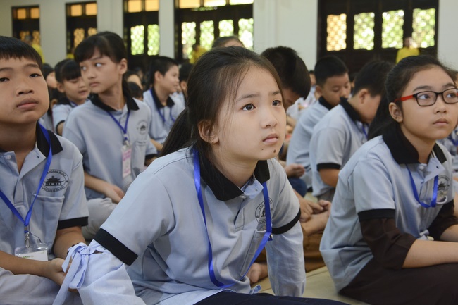 Khóa tu thiếu nhi Em Về Bên Phật