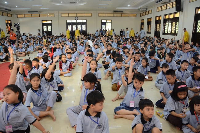 Khóa tu thiếu nhi Em Về Bên Phật