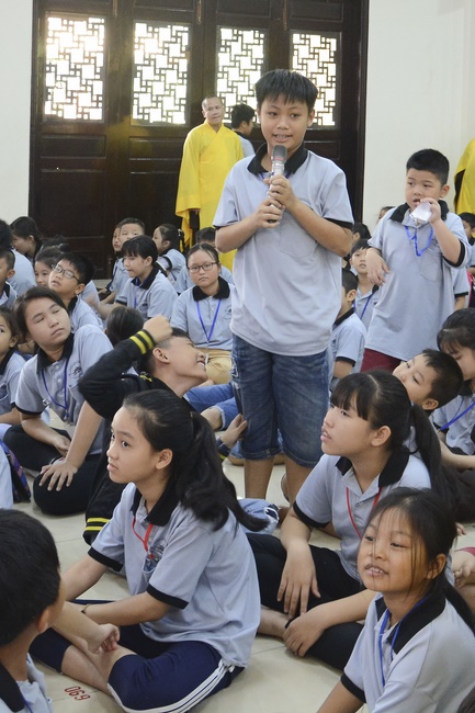 Khóa tu thiếu nhi Em Về Bên Phật