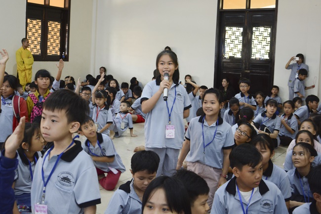 Khóa tu thiếu nhi Em Về Bên Phật