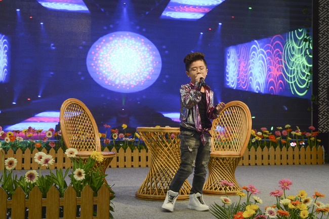 Khóa tu thiếu nhi Em Về Bên Phật