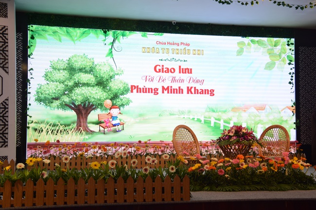 Khóa tu thiếu nhi Em Về Bên Phật