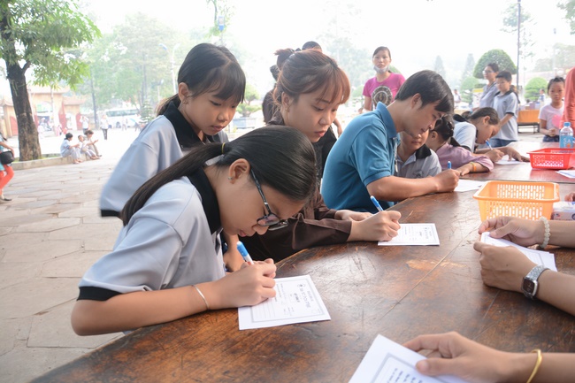 Khóa tu thiếu nhi Em Về Bên Phật