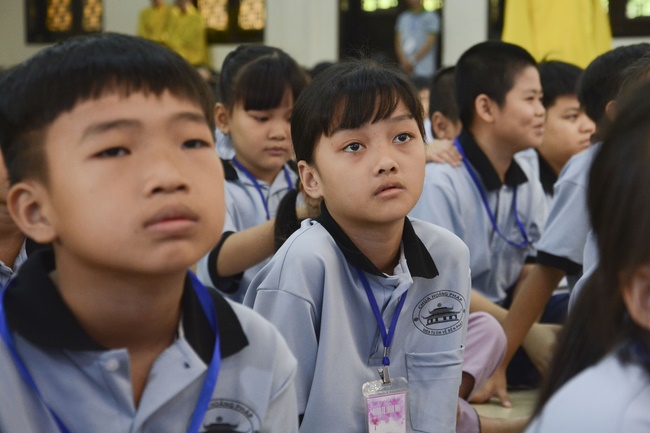 Khóa tu thiếu nhi Em Về Bên Phật