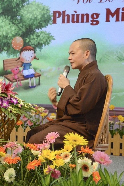 Khóa tu thiếu nhi Em Về Bên Phật