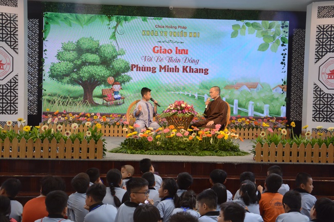 Khóa tu thiếu nhi Em Về Bên Phật