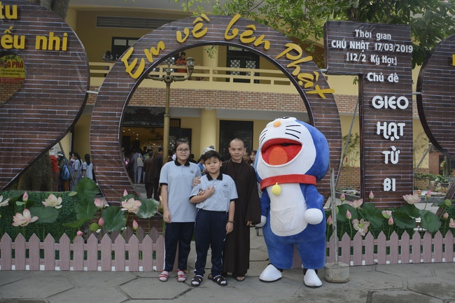 Khóa tu thiếu nhi Em Về Bên Phật