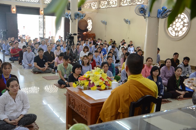 Khóa tu thiếu nhi Em Về Bên Phật