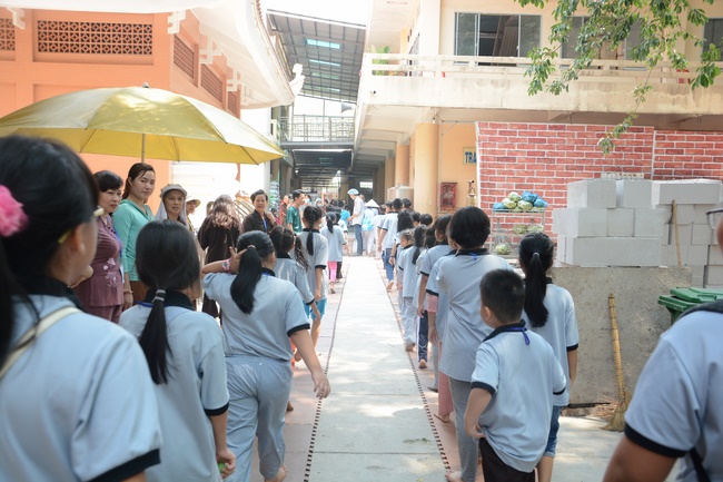 Khóa tu thiếu nhi Em Về Bên Phật