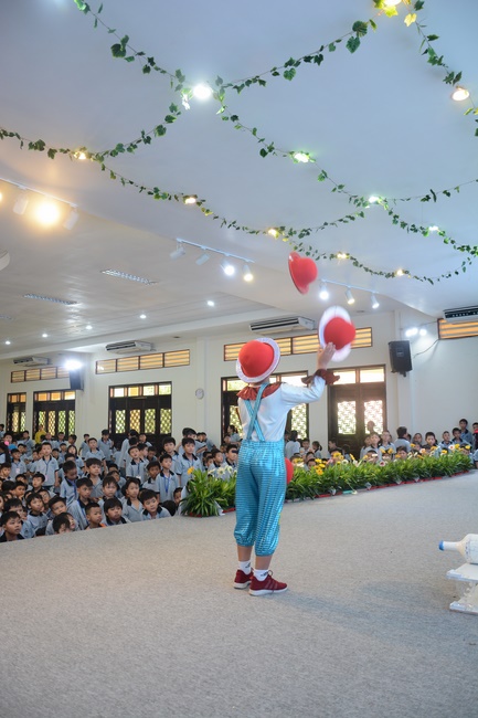 Khóa tu thiếu nhi Em Về Bên Phật