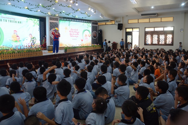 Khóa tu thiếu nhi Em Về Bên Phật