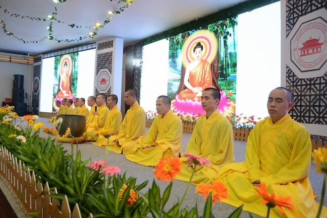 Khóa tu thiếu nhi Em Về Bên Phật