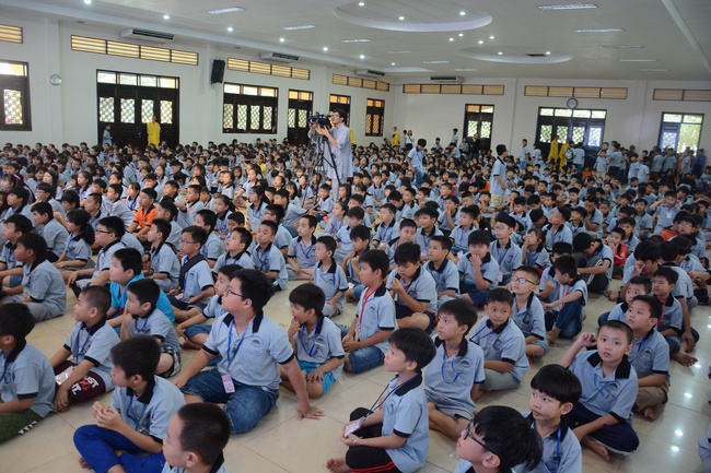 Khóa tu thiếu nhi Em Về Bên Phật