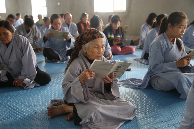 The ceremony of refuging on the Three Jewels at Dong Cao Pagoda - Thanh Hoa