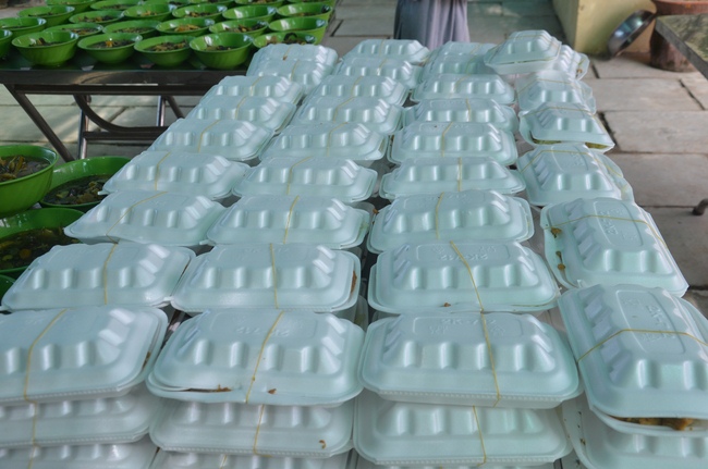 Tu niệm Phật một ngày tại chùa Hoằng Pháp Cambodia