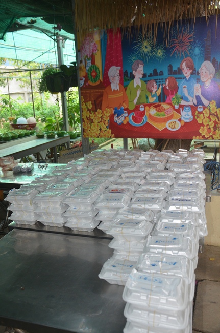 Tu niệm Phật một ngày tại chùa Hoằng Pháp Cambodia