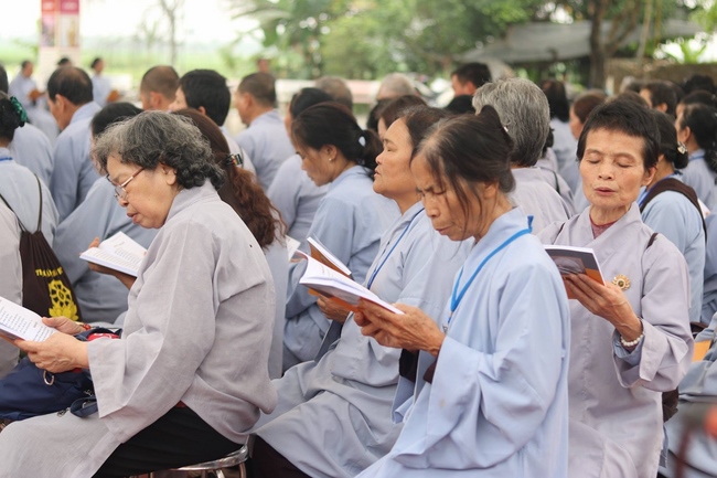 Shimmering candles at Co Tan Pagoda - Hai Duong