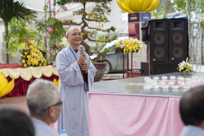 Shimmering candles at Co Tan Pagoda - Hai Duong