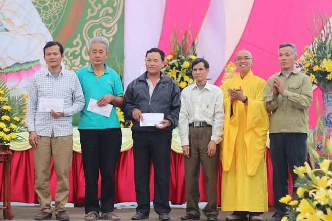 Shimmering candles at Co Tan Pagoda - Hai Duong