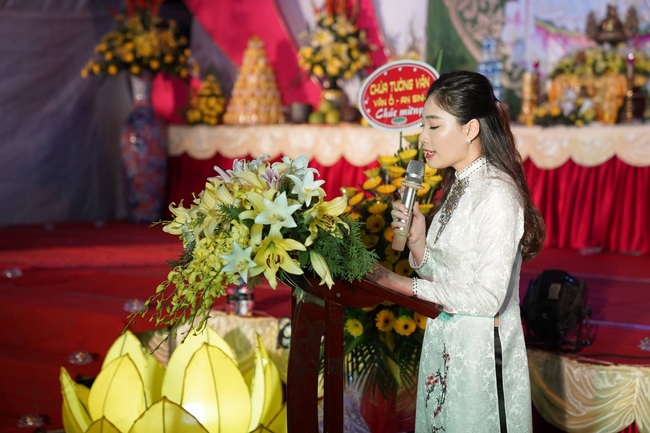 Shimmering candles at Co Tan Pagoda - Hai Duong