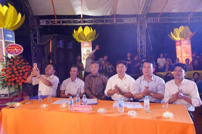 Shimmering candles at Co Tan Pagoda - Hai Duong