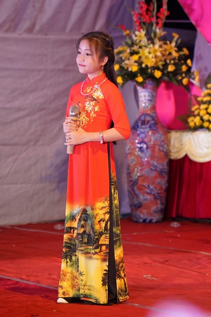 Shimmering candles at Co Tan Pagoda - Hai Duong