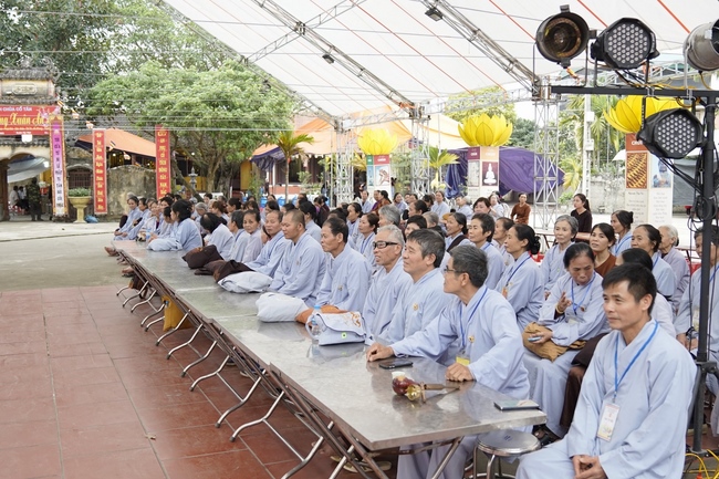 Shimmering candles at Co Tan Pagoda - Hai Duong