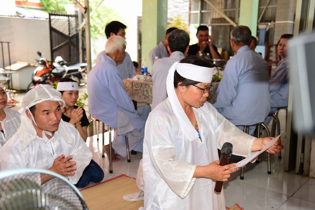 The rite of offering a meal and alms for monks and releasing creatures.